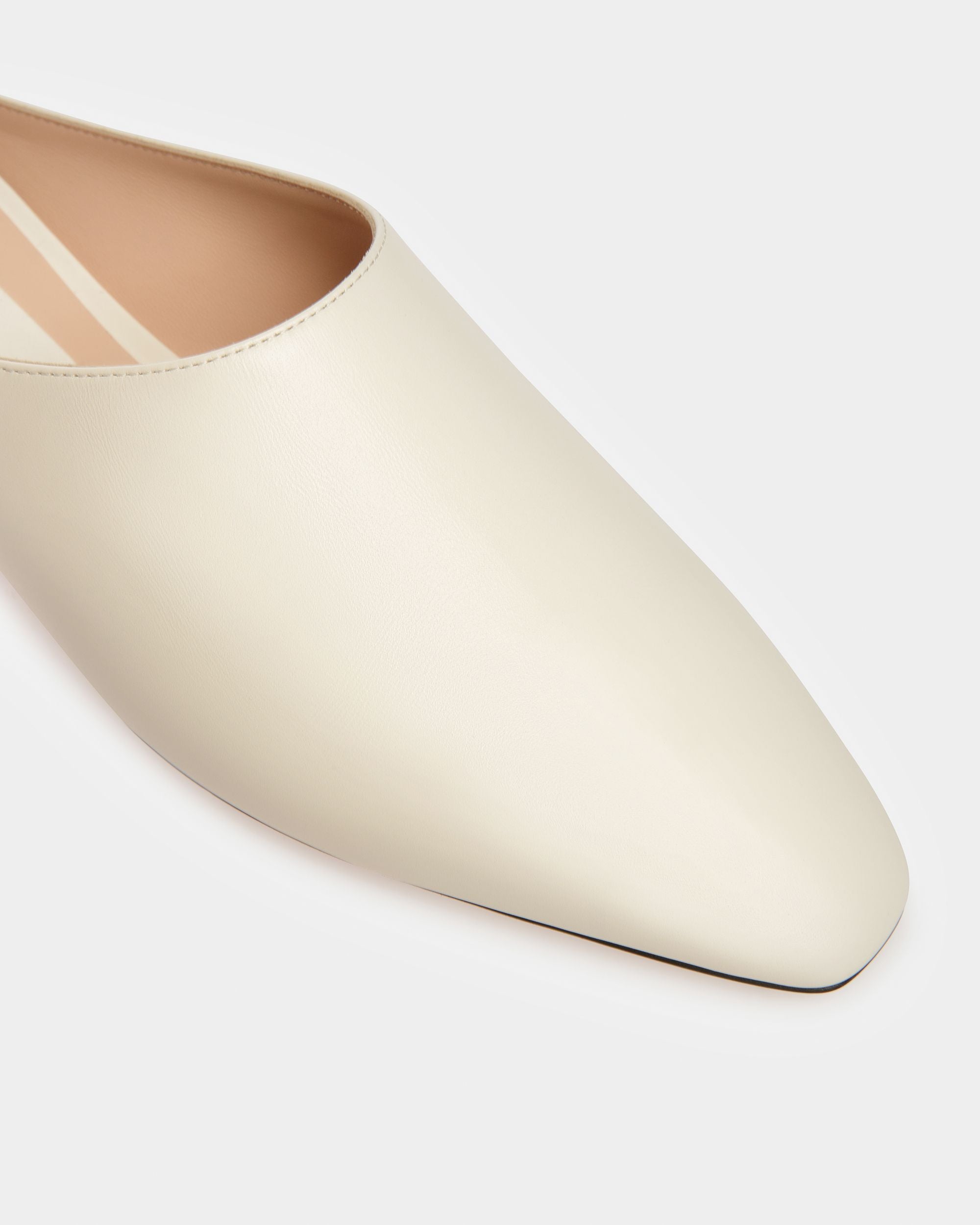 Nara ボーンホワイト レザー フラット パンプス - 女性 - Bally - 05