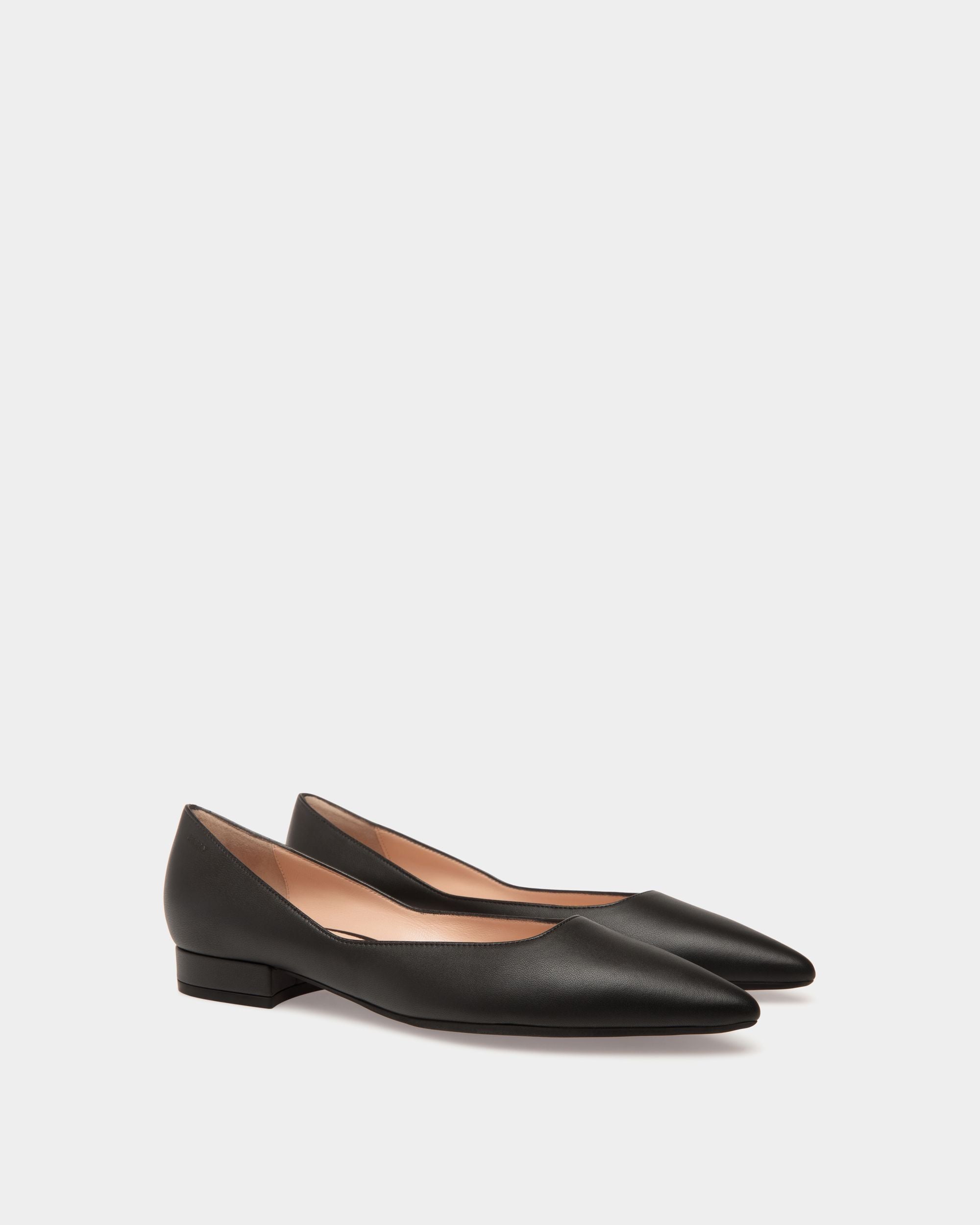 Pump In Black Leather - 女性 - Bally - 02