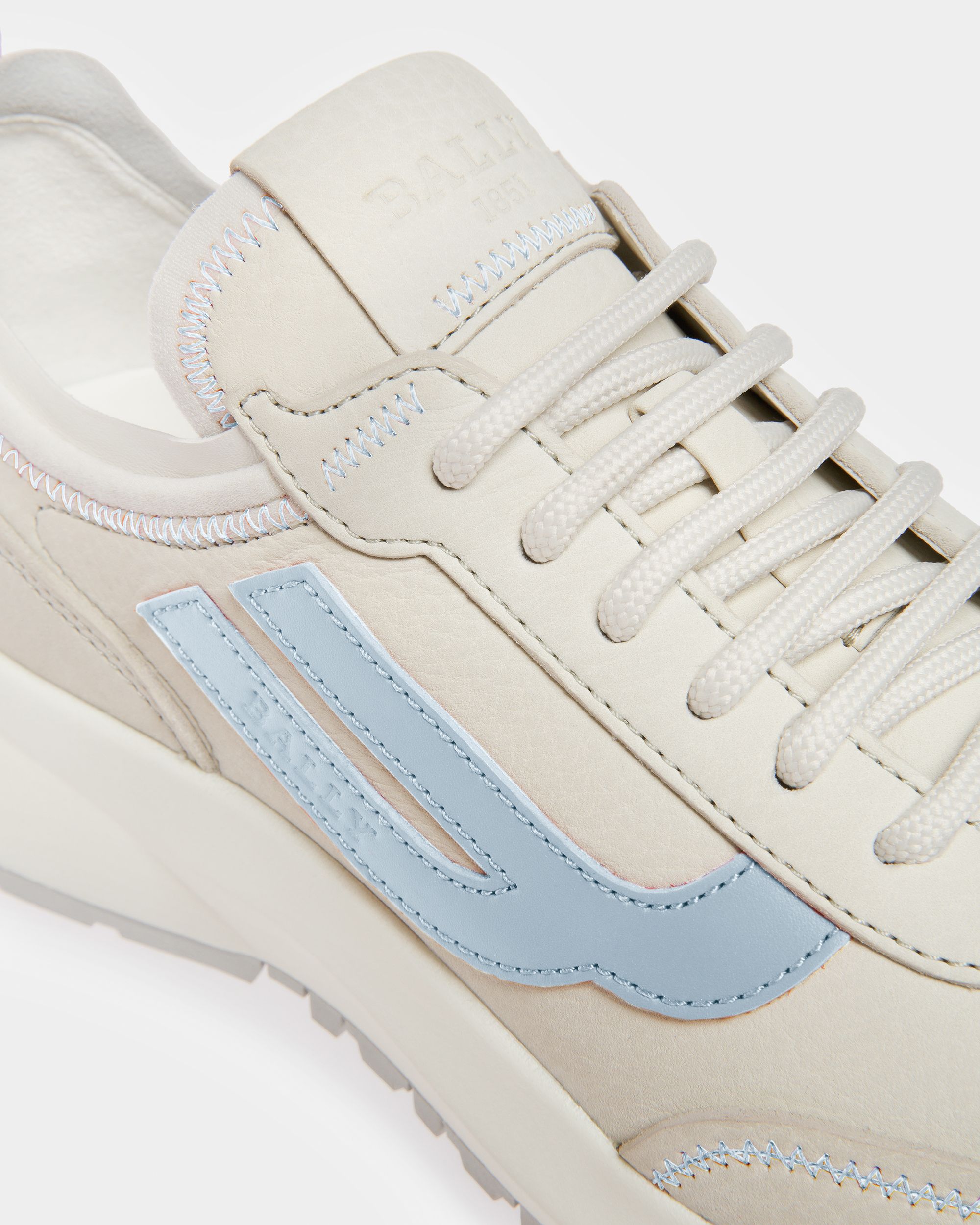Darys ダスティホワイト＆ライトブルー レザー スニーカー - 女性 - Bally - 04